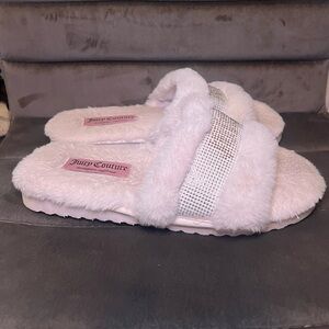 Juicy Couture Women's White Furry Slippers size Large